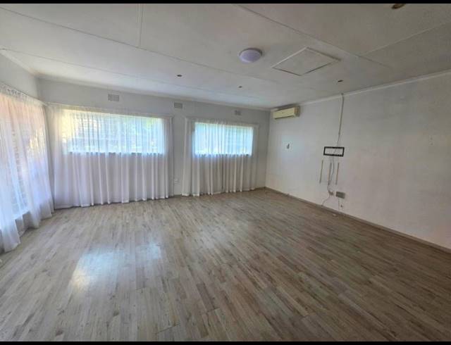 5 BEDROOM HOUSE FOR SALE IN ASTON MANOR